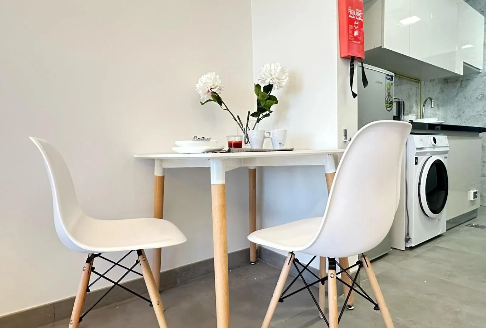 Apartment Private Studio Burj Khalifa Area -Best Price Dubai