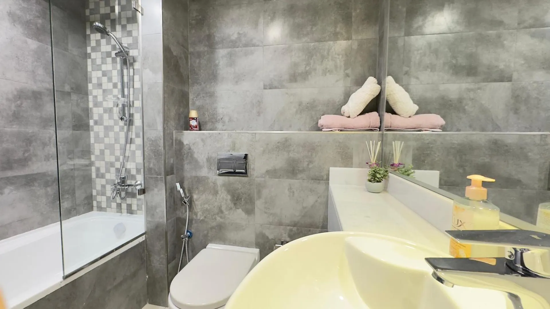 Private Studio Burj Khalifa Area -Best Price Dubai Apartment